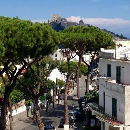 Casa Di Claudio, Spazioso Con 3 E Terrazza Panoramica Nel Centro Di * Ischia
