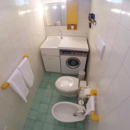 Apartament Casa Di Claudio, Spazioso Con 3 E Terrazza Panoramica Nel Centro Di