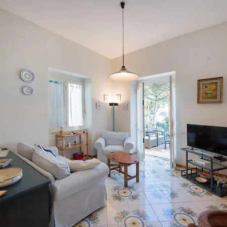 Casa Di Claudio, Spazioso Con 3 E Terrazza Panoramica Nel Centro Di * Ischia