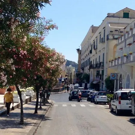 아파트 Casa Di Claudio, Spazioso Con 3 E Terrazza Panoramica Nel Centro Di