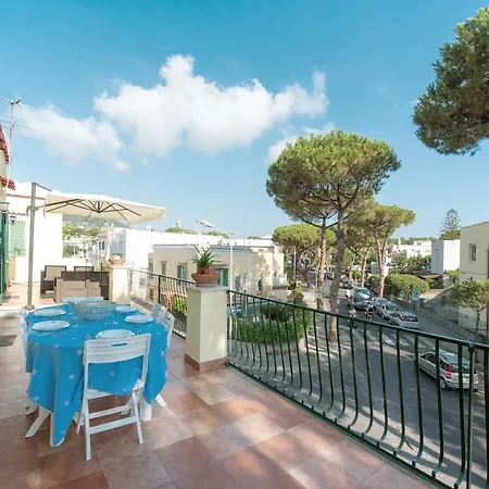 Apartment Casa Di Claudio, Spazioso Con 3 E Terrazza Panoramica Nel Centro Di