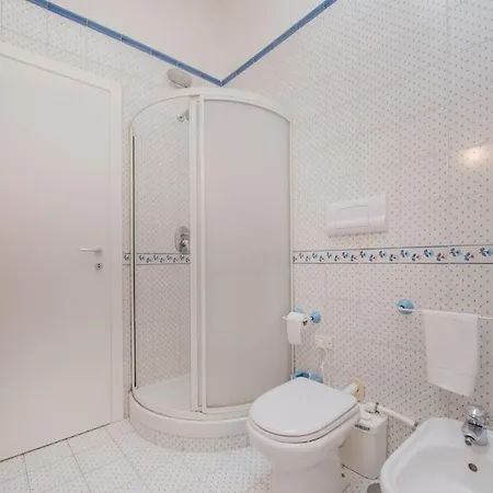 Casa Di Claudio, Spazioso Con 3 E Terrazza Panoramica Nel Centro Di Daire