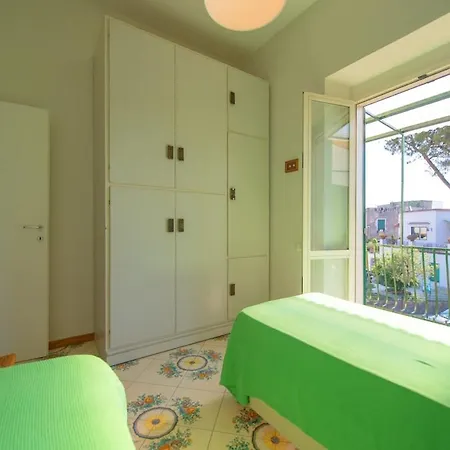 아파트 Casa Di Claudio, Spazioso Con 3 E Terrazza Panoramica Nel Centro Di 이스키아