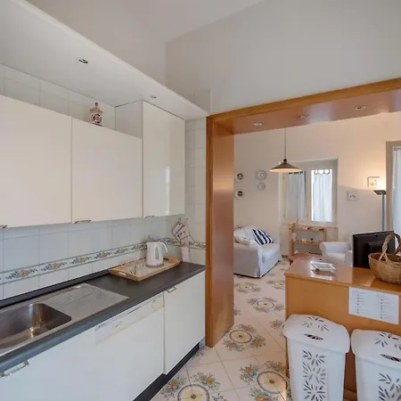 Casa Di Claudio, Spazioso Con 3 E Terrazza Panoramica Nel Centro Di Daire *
