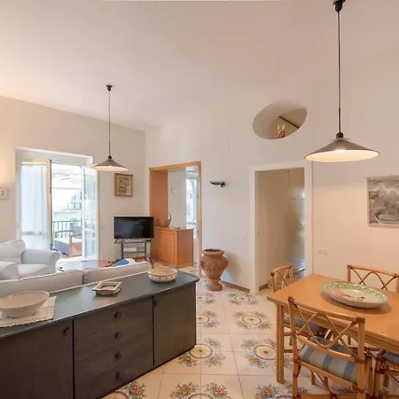 Casa Di Claudio, Spazioso Con 3 E Terrazza Panoramica Nel Centro Di Daire