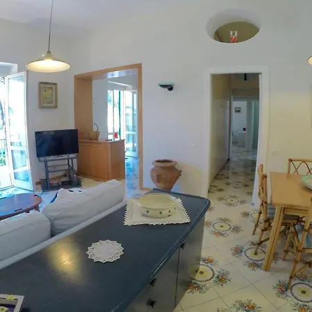 Casa Di Claudio, Spazioso Con 3 E Terrazza Panoramica Nel Centro Di Daire