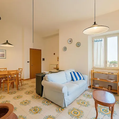 Casa Di Claudio, Spazioso Con 3 E Terrazza Panoramica Nel Centro Di 이스키아
