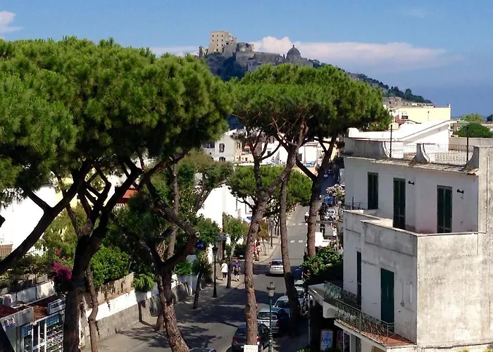Casa Di Claudio, Spazioso Con 3 E Terrazza Panoramica Nel Centro Di * Ischia