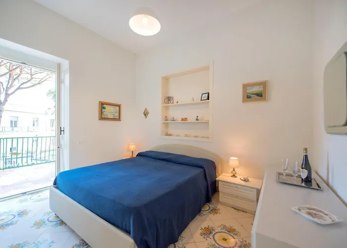 Casa Di Claudio, Spazioso Con 3 E Terrazza Panoramica Nel Centro Di Apartament Ischia
