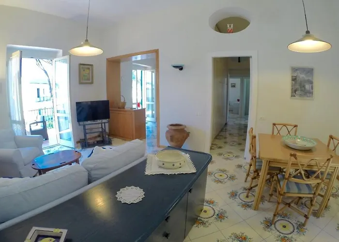 Casa Di Claudio, Spazioso Con 3 E Terrazza Panoramica Nel Centro Di Apartament